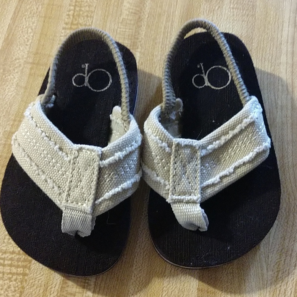Flip flops w/ strap